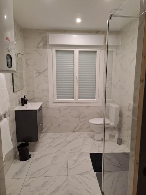 24H Course/Moto/ Oasis / Antares Apartment Le Mans Bagian luar foto