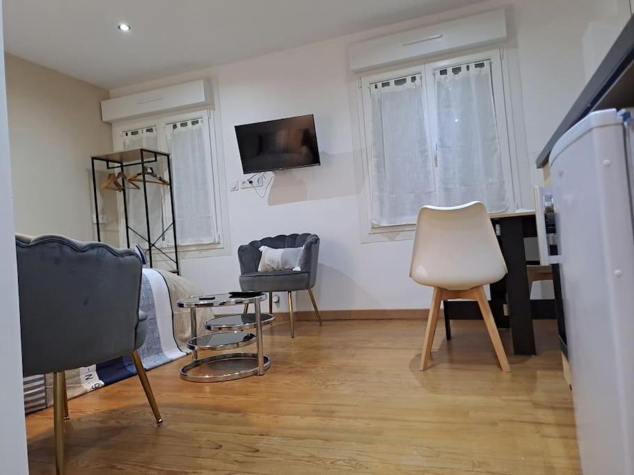 24H Course/Moto/ Oasis / Antares Apartment Le Mans Bagian luar foto